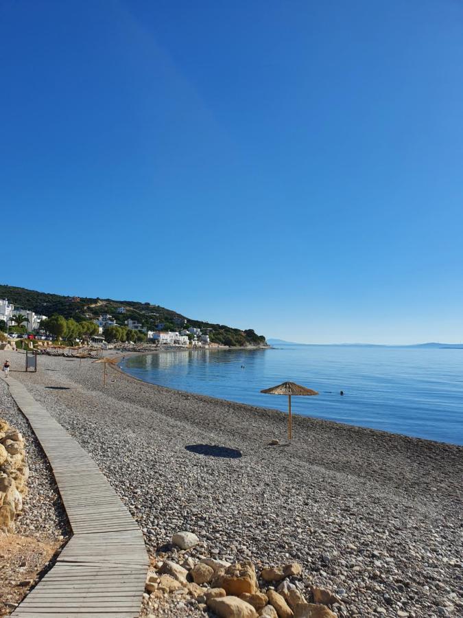 Marine Apartments Venetiko Paralia Agias Foteinis Exterior foto