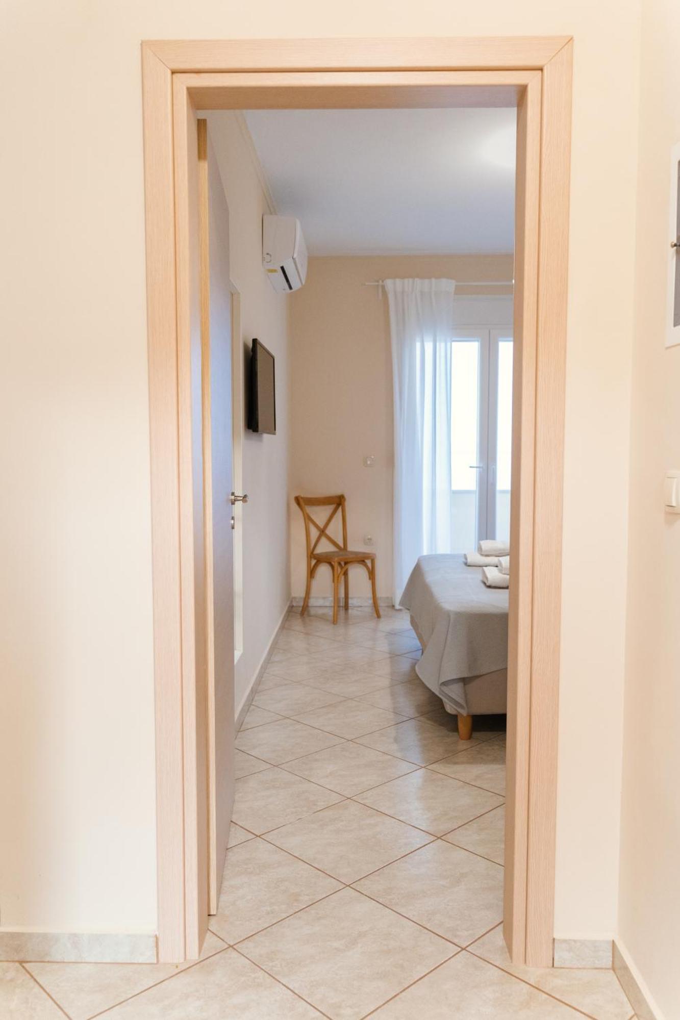 Marine Apartments Venetiko Paralia Agias Foteinis Exterior foto